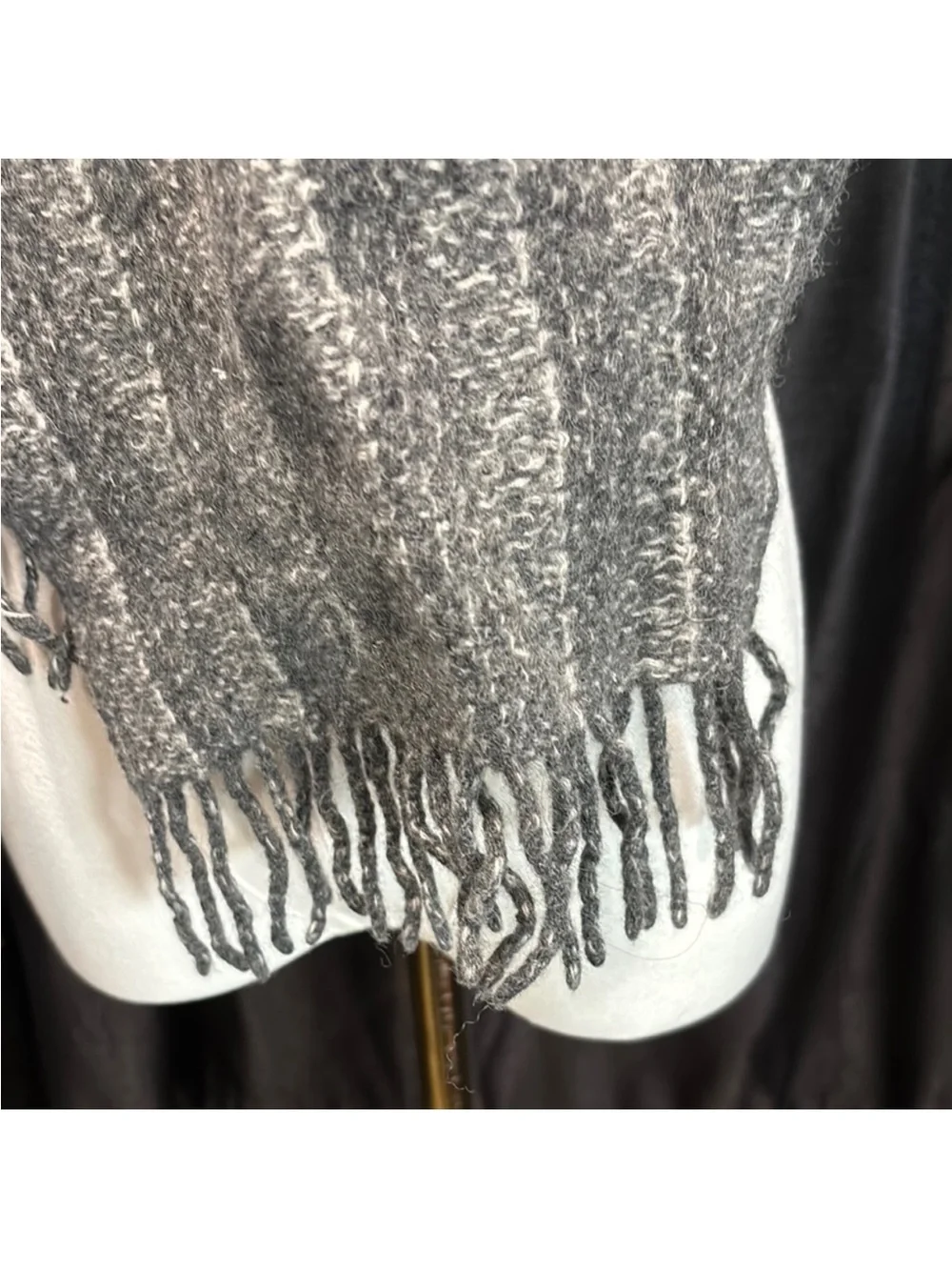Perry Ellis Heathered Gray Ribbed Fringe Scarf